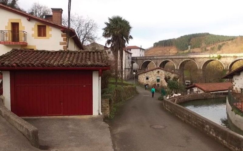 “DESTINO BRINKOLA” NOSOTROS NOS QUEDAMOS