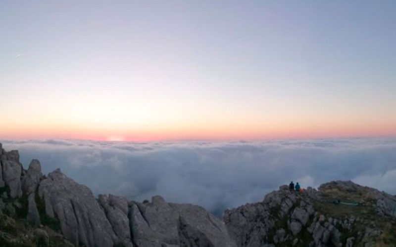 DORMIR EN EL PEQUEÑO REFUGIO DE AIZKORRI
